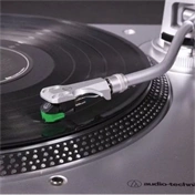 AUDIO TECHNIKA AT-LP120XUSBBK (USB, Analog) direkt hajtású lemezjátszó
