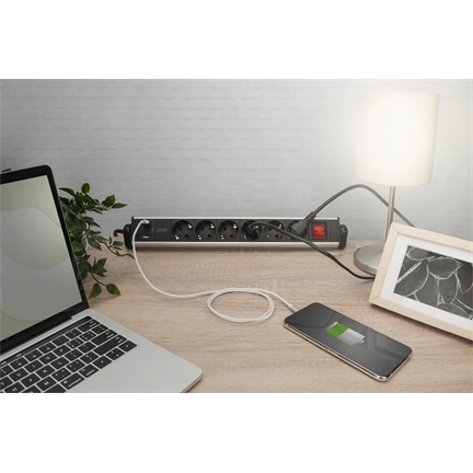 DIGITUS DA-70624 Asztali alumínium 6 schuko dugaljas 2x USB A 1x USB-C  port hálózati elosztó