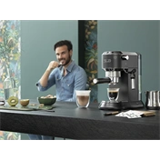 DeLonghi DEDICA style EC685BK eszpresszó kávéfőző