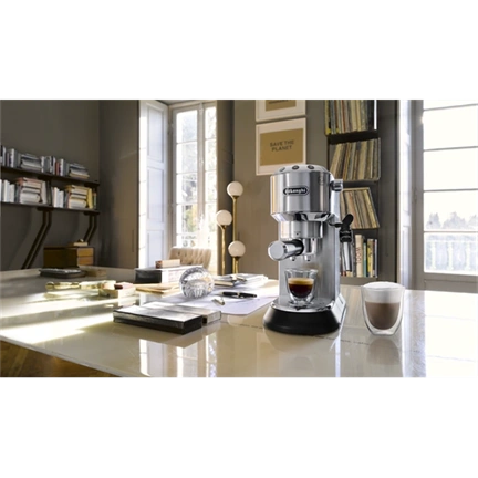 DeLonghi DEDICA style EC685M eszpresszó kávéfőző