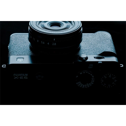 Fujifilm X-E5 + XF 23mm f/2.8 R WR MILC fényképezőgép KIT (fekete)