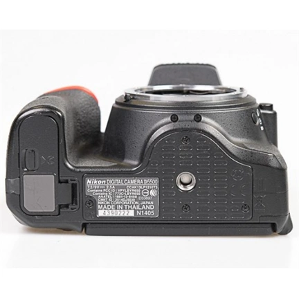 HASZNÁLT NIKON D5500 +Akku, akkutöltő,vázsapka vállszíj