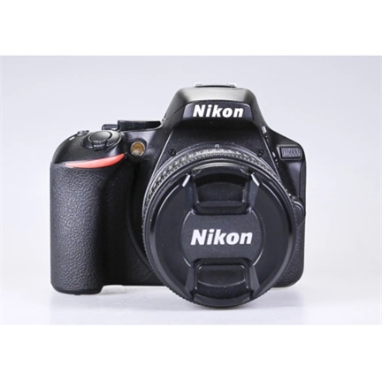 Használt Nikon D5600 + 18-55mm VR AF-P sn:6124379-23854183